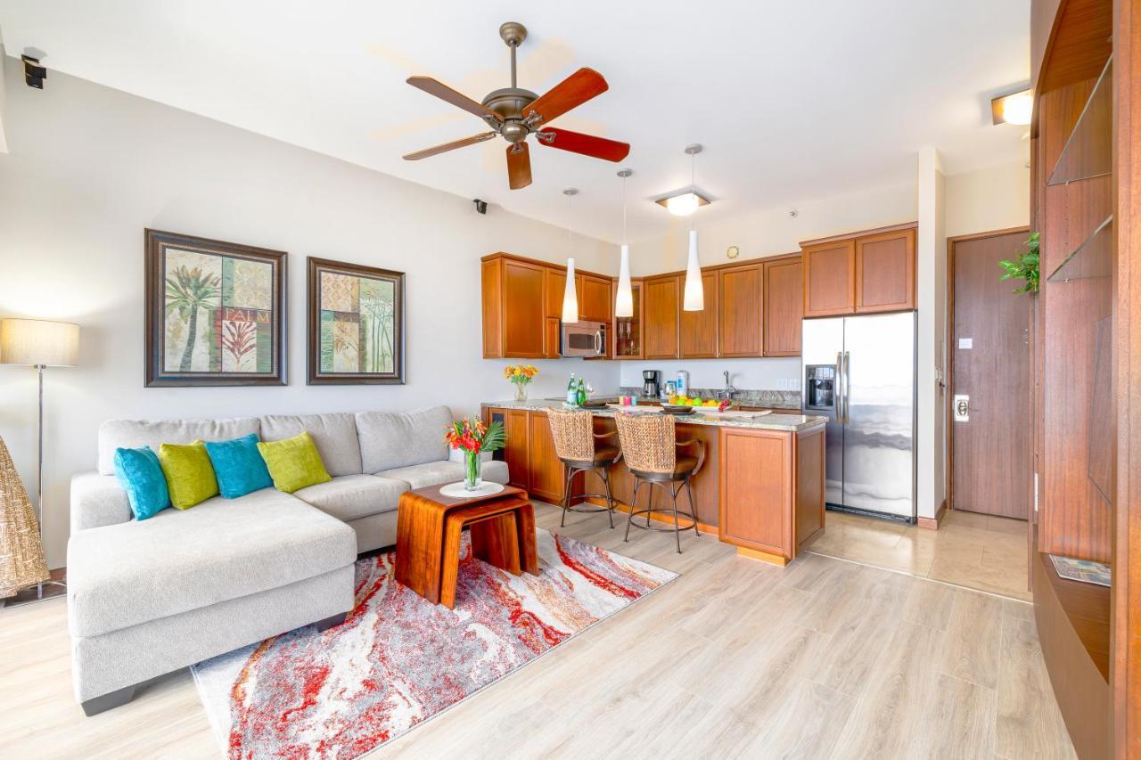 Upscale Penthouse With Ocean Views - Free Parking Appartement Honolulu Buitenkant foto