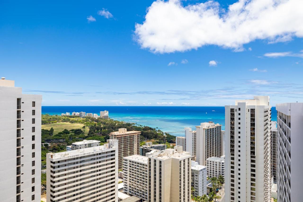 Upscale Penthouse With Ocean Views - Free Parking Appartement Honolulu Buitenkant foto