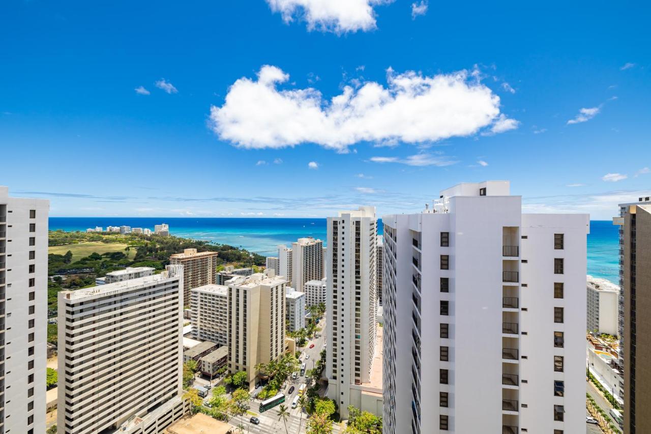 Upscale Penthouse With Ocean Views - Free Parking Appartement Honolulu Buitenkant foto