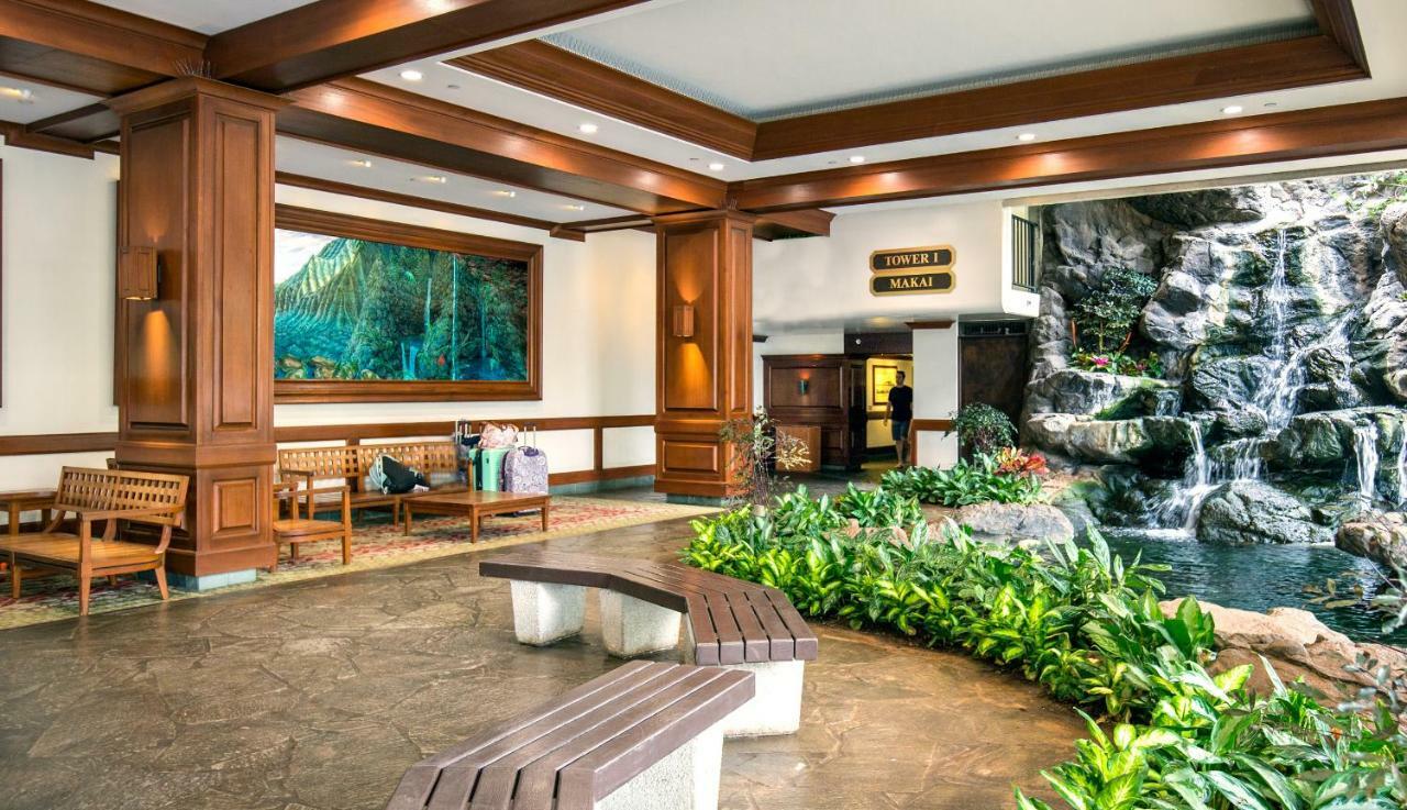 Upscale Penthouse With Ocean Views - Free Parking Appartement Honolulu Buitenkant foto