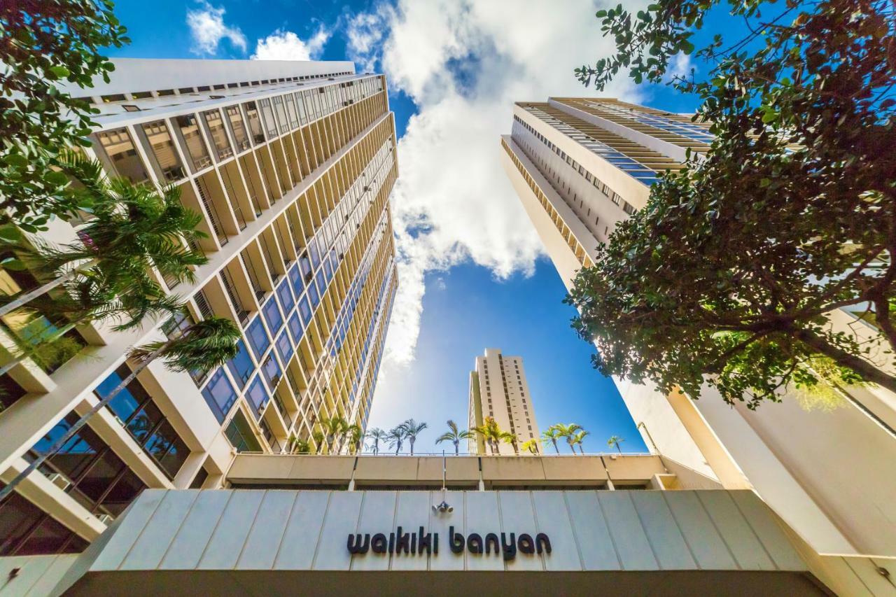 Upscale Penthouse With Ocean Views - Free Parking Appartement Honolulu Buitenkant foto